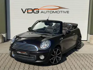Mini Cooper Cabrio 1.6 Highgate Chili / Leder / Clima / Cruise / Navigatie / Parkeer Sensoren