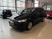 Volkswagen Touran 1.5 TSI Highline Business | R-line | 7 persoons | Keyless | Stoel en stuurwielverw