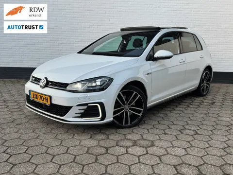 Volkswagen GOLF 1.4TSI GTE l PANO l VIRTUAL l ACC l 18'' l TOPSTAAT!
