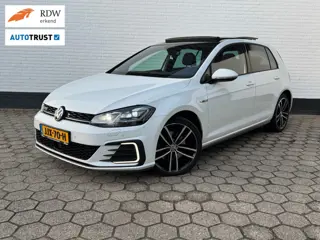 Volkswagen GOLF 1.4TSI GTE l PANO l VIRTUAL l ACC l 18'' l TOPSTAAT!