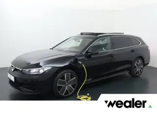 Volkswagen Passat Variant R-Line Edition 1.5 eHybrid 150 kW / 204 PK DSG | Trekhaak wegklapbare koge