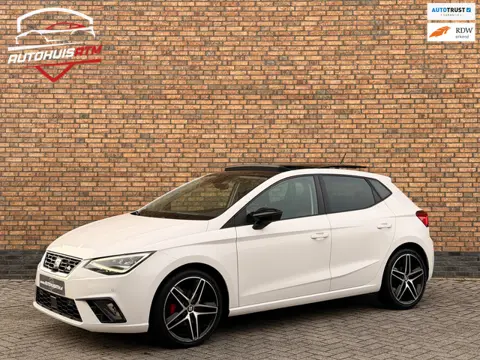 SEAT Ibiza 1.0 TSI FR 116pk Pano Acc Led Stoelvw Cam Apple Nav