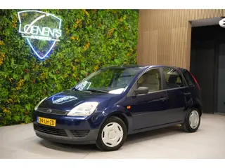 Ford Fiesta 1.3 Core / Radio / Nieuwe APK