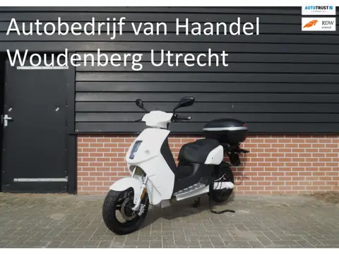 E-Max Bromscooter V120LD+ 11-2020 342km grote actieradius