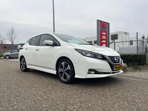 Nissan LEAF Tekna 40 kWh | Leder | 360 Camera | Carplay | BOSE | Adaptive Cruise Control | Stoelverw