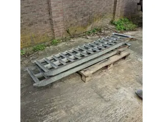 stalen oprijplaten 2 m lang ramps rijplaten