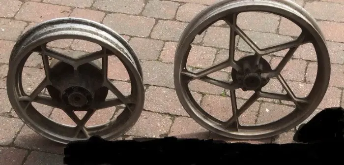 Suzuki gs 750 gietwielen -1980 om bijv. te poederlakken