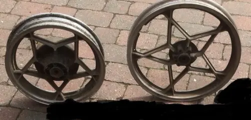 Suzuki gs 750 gietwielen -1980 om bijv. te poederlakken