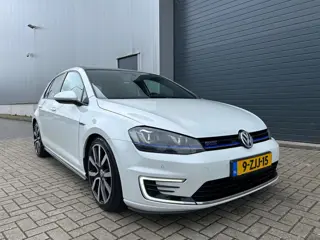 Volkswagen Golf 1.4 TSI GTE DSG PANO NAVI 2015