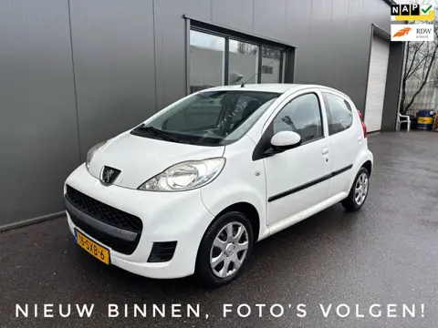 Peugeot 107 1.0-12V XS / Airco / Radio!