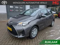 Toyota Yaris 1.3 VVT-i Aspiration RIJKLAAR | PDC | Camera | Trekhaak |