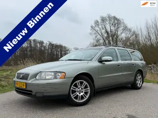 Volvo V70 2.4D Edition | Leder | Trekhaak | Clima | Stoelverwarming | 16" Velgen | PDC | Cruise | AP
