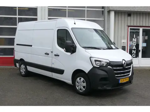 Renault Master | L2H2 | 227625Km | 2021 | Extra door lock | Navigation | Reversing camera | Manual g