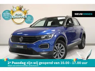 Volkswagen T-Roc 1.5 TSI Style Business | Camera | Climate control | Trekhaak | Navigatie | Virtual 