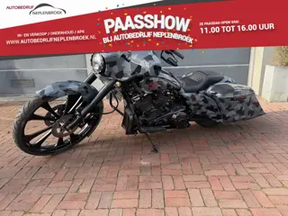 Harley-Davidson 114 FLHXS Street Glide Special 30 inch extreme bagger Uniek geen tweede van !!