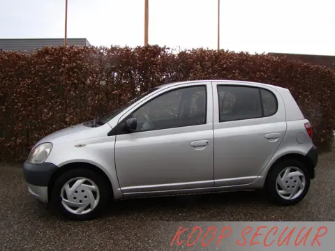 Toyota Yaris 1.0-16V VVT-i YORIN (bj 2003)