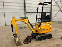 JCB 8008 (bj 2018)