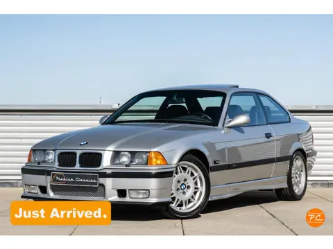 BMW 3-serie Coupé M3 E36 3.0 | 62.000KM | Swiss delivered | First Paint | Sunroof