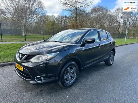 Nissan Qashqai 1.2 Visia Achteruit camera Navi Stoel verwarming en nog veel meer