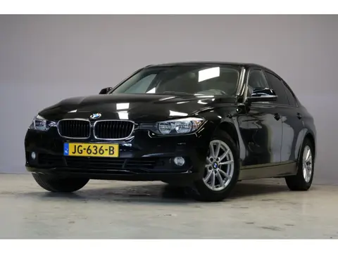 BMW 3-serie 318i Essential | Automaat|Leder|