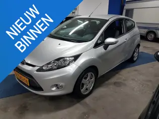 Ford Fiesta 1.25i 3 DEURS AIRCO LM Velgen