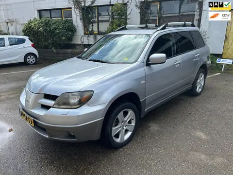 Mitsubishi Outlander 2.0 Sport 4WD Warrior / Stoelverwarming / Airco