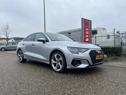 Audi A3 Limousine 35 TDI edition one | Adaptive Cruise Control | Trekhaak | Carplay | Digitaal Displ