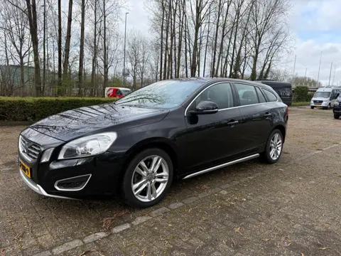 Volvo V60 1.6 T3 Momentum Leder Cruise PDC