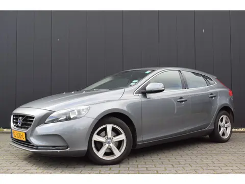 Volvo V40 2.0 D2 Momentum Business ECC | Half Leder | Full Map Navi | Telefonie | Volledig Onderhoud