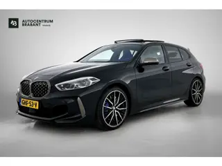 BMW 1-serie M135i xDrive High Executive (Dealer OnderH, Panorama, Stuur Verwarming, StoelV, Schaalst