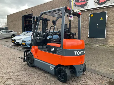 Toyota 7FBMF30 3000G 4.30METER HEFTRUCK (bj 2012)