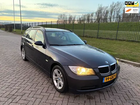 BMW 3-serie Touring 318i Business Line