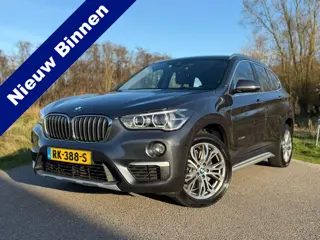 BMW X1 XDrive20i High Executive / Automaat / Airco / Navi / Head Up Display / Leder / Elektrische Vo