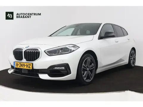 BMW 1-serie 118i Executive Edition (STOEL/STUUR VERWARMING, CAMERA, CRUISE CONTROL ADAPTIEF, SFEERVE