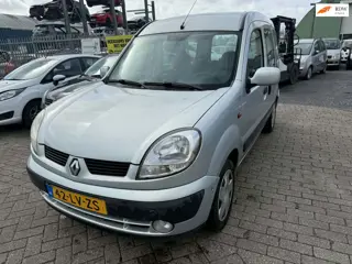 Renault Kangoo 1.6-16V Privilège 5 persoons uitvoering !