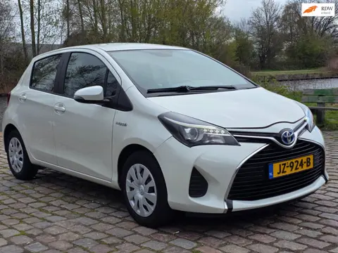Toyota Yaris 1.5 Hybrid Aspiration Uniek km airco cruis control navigatie bleutooth