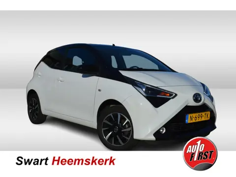 Toyota Aygo 1.0 VVT-i x-cite ultimate | Bi-Tone | Smart | Climate Control | Orig NL auto
