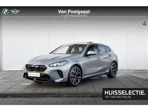 BMW 1 Serie 120 M Sport Pro Glazen Schuifdak / Harman Kardon / Driving Assistant Plus / Stuurwielran