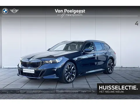 BMW 5 Serie Touring 530e xDrive M-Sport Pro / Glazendak / 21inch / Driving assistant prof / Trekhaak