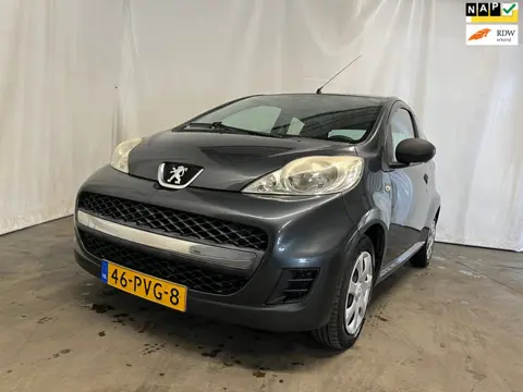 Peugeot 107 1.0-12V XR