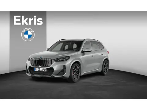 BMW iX1 eDrive20 67 kWh | M-Sport Pro | Adaptive Cruise| Trekhaak | Harman Kardon | Panoramadak | El