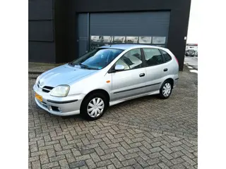 Nissan Almera Tino 1.8 Visia