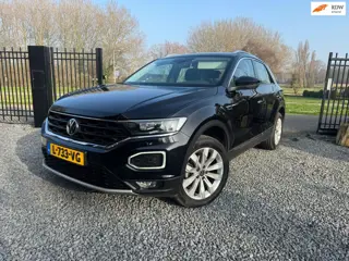 Volkswagen T-Roc 1.5 TSI Sport / Carplay / Stoelverwarming / onderhouden /