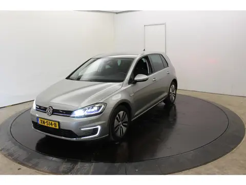 Volkswagen e-Golf 100KW 136PK SOH 100% Camera Warmtepomp Virtual Disc Pro Groot Navi Dodeh detectie