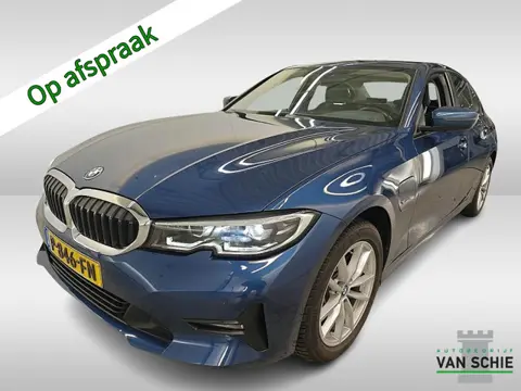 BMW 3-serie 320e Business Edition Plus 1e-Eig. & Keurig-Onderh. BOVAG-Garantie. NL-Auto.