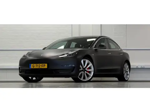 Tesla Model 3 Performance AWD 75 kWh 3.4s naar de 100 :-) Soh 85% Mooi!