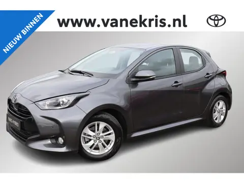 Toyota Yaris 1.5 Hybrid 115 Active Limited, Stoel & stuurverwarming, parkeersensoren