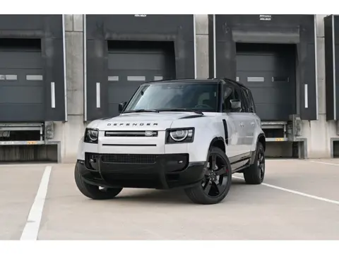 Land Rover Defender 110 2.0 P300e 110 Dynamic SE Edition