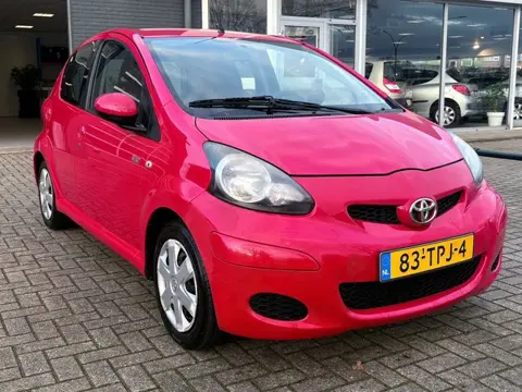 Toyota Aygo 1.0-12V Dynamic Blue met werkende airco. Nette Aygo.