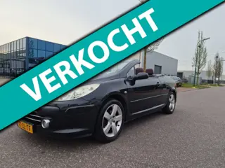 Peugeot 307 CC 2.0-16V CABRIO AUT CARPLAY LEDER PSENSOR NAVI CRUISE TREKHAAK 2 X SLEUTELS